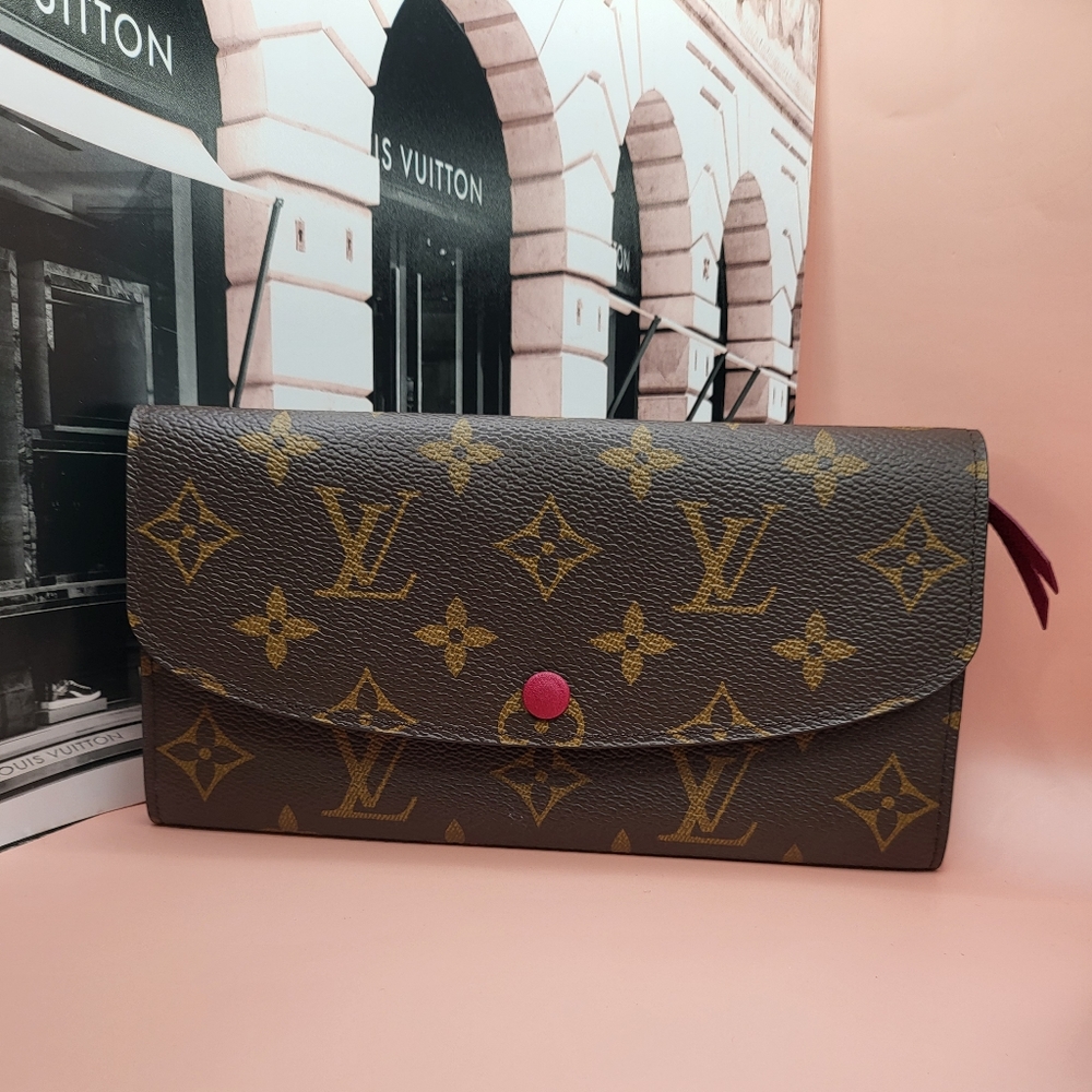 ☆☆LIKE NEW LOUIS VUITTON MONOGRAM SARAH WALLET ☆☆
